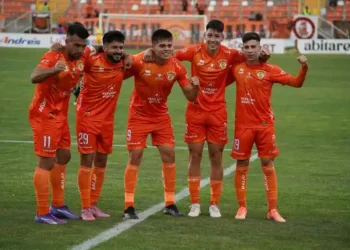 Cobreloa venció 3-1 a Deportes Iquique en partido previo al inicio del torneo Primera B