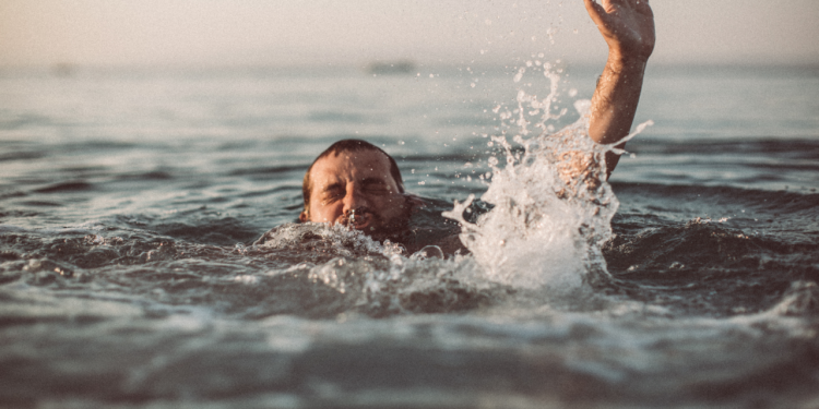 Asfixia por inmersión: Sepa que hacer en caso de una emergencia en la piscina