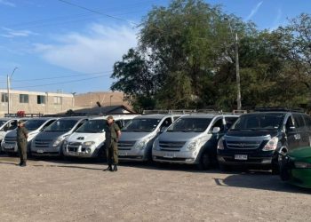 Carabineros retira más de siete vehículos y detiene a conductores en fiscalizaciones en Huara