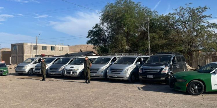 Carabineros retira más de siete vehículos y detiene a conductores en fiscalizaciones en Huara