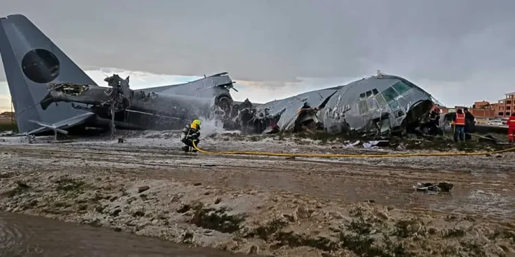 15 muertos en accidente de un avión militar de carga en aeropuerto El Alto, Bolivia