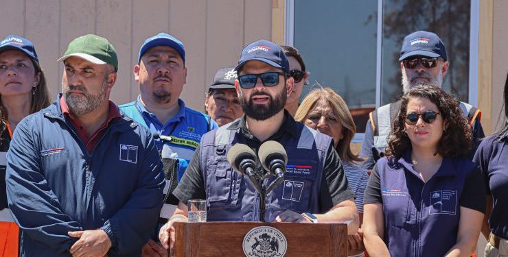 Boric reconoce tardanza en viviendas de emergencia para damnificados por incendios: “Hemos exigido a Senapred que se apure el tranco”