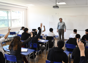 Circular fija criterios sobre uso de dispositivos móviles en educación parvularia, básica y media