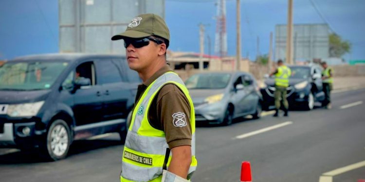 Cerca de 300 controles en Huara: Carabineros y SENDA refuerzan la seguridad vial y concretan dos detenciones