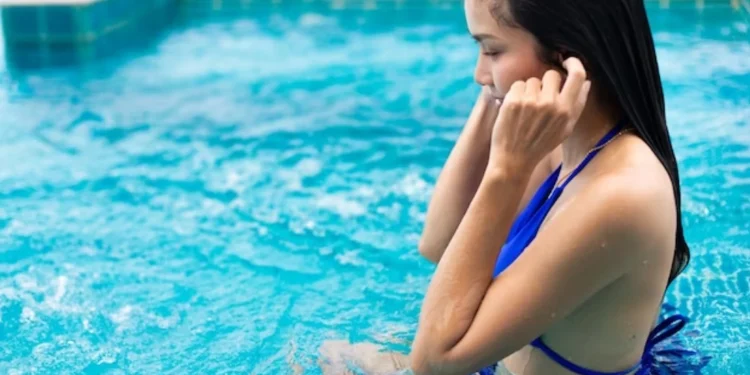 ¿Cómo evitar el molesto dolor de oídos después de estar en la piscina?