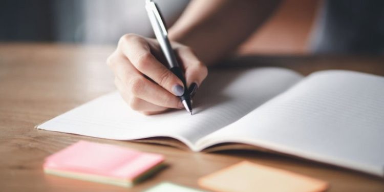 Mediación Penal Juvenil y desafíos de la reinserción marcan resultados del concurso “Tesis con Propósito”