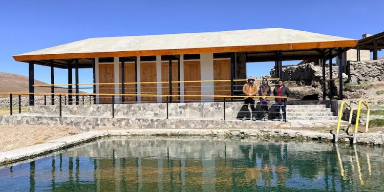 Obras de mejoramiento de las Termas de Enquelga en Parque Nacional Volcán Isluga