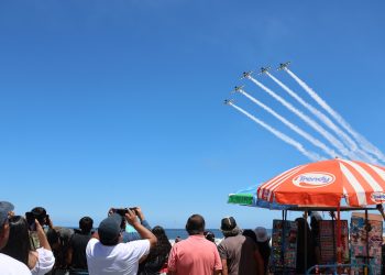 Notable presentación de la Escuadrilla de Alta Acrobacia “Halcones” en Iquique
