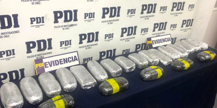 PDI incautó más de 22 kilos de cocaína base en Complejo Fronterizo Chacalluta