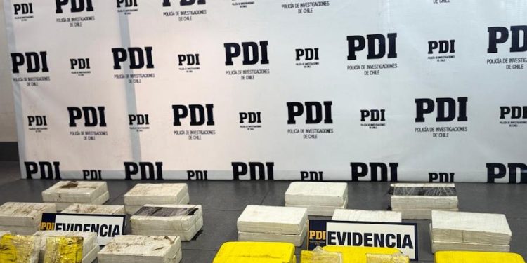PDI detuvo a imputado con más de 35 kilos de clorhidrato de cocaína en control Cuya