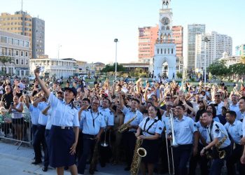 Big Band de la FACH efectuó concierto en Plaza Prat de Iquique