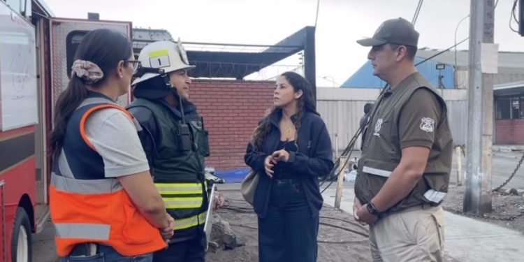 Fiscalía instruye diligencias investigativas a Carabineros por incendio que afectó galpones en ZOFRI