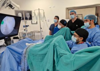 Hospital de Alto Hospicio realiza la primera cirugía prostática por láser HoLEP en la región