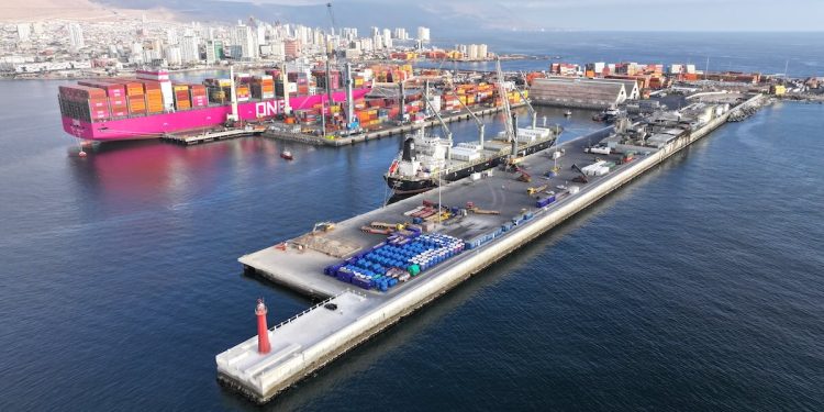 Puerto de Iquique comienza 2026 manteniendo dinamismo