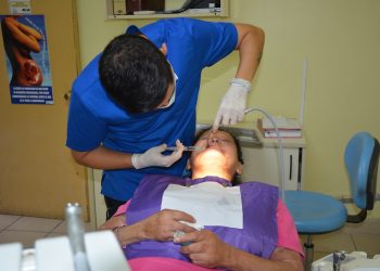 Exitosa intervención dental en el CCP de Iquique devuelve calidad de vida a mujer privada de libertad