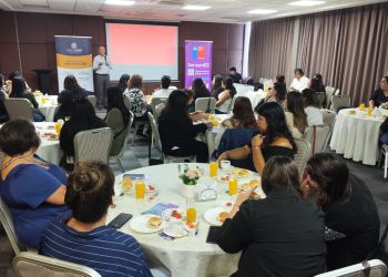 Emprendedoras de Tarapacá fortalecen redes y asociatividad en desayuno empresarial