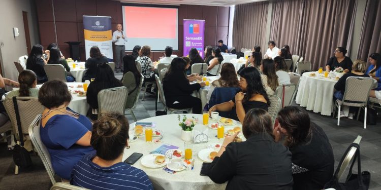 Emprendedoras de Tarapacá fortalecen redes y asociatividad en desayuno empresarial