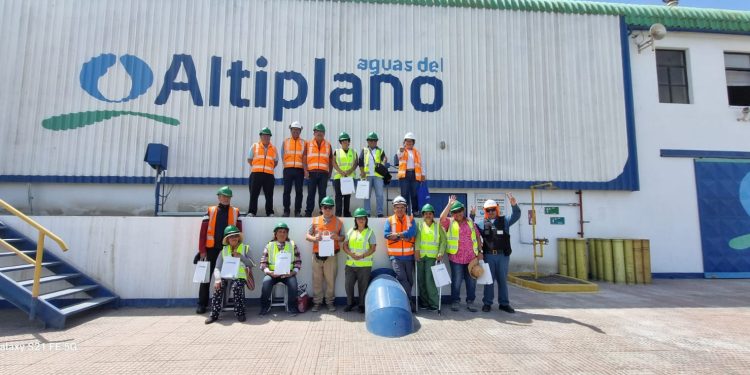 Dirigentes vecinales visitan Planta de Lluta en el Día Mundial del Agua
