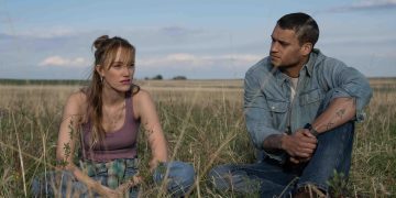 No te olvidaré: Maika Monroe reemplaza el terror por el drama