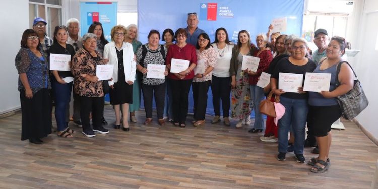 Dirigentas del Tamarugal participan en conmemoración el Día Internacional de la Mujer