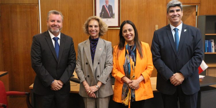 Senador Trisotti en reunión con Delegada y Diputados: “La coordinación esclave para recuperar Tarapacá”