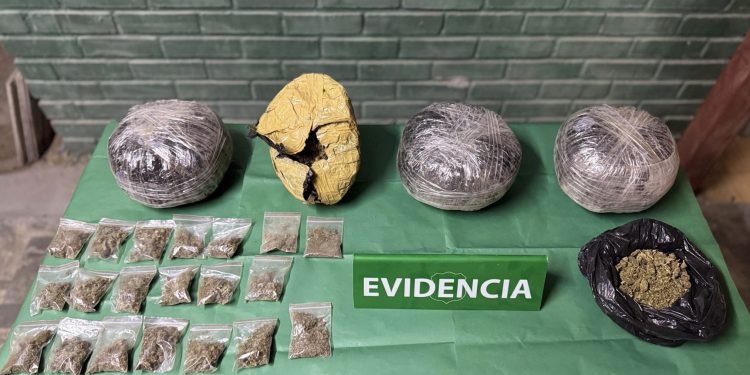 Tres bolivianos traficaban drogas en restaurante en Pozo Almonte