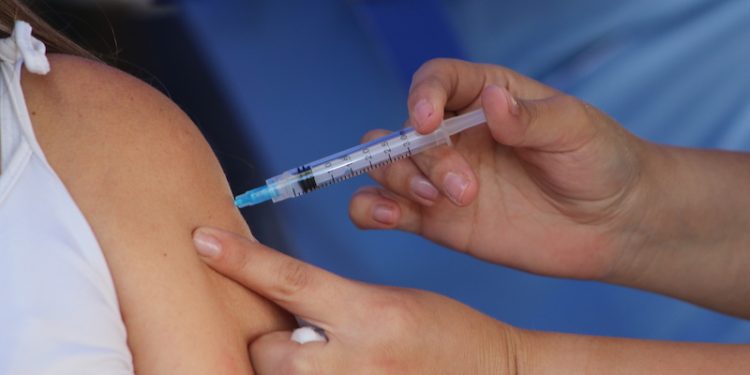 Salud Municipal de Iquique proyecta vacunar a más de 112 mil personas en campaña contra la influenza 2026