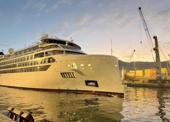 Puerto de Iquique recibió crucero de lujo Viking Polaris