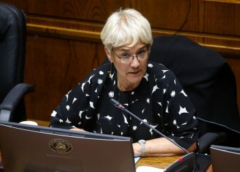 Senado aprueba en general proyecto de cumplimiento alternativo de penas para adultos mayores