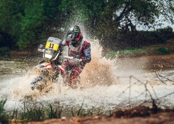“Nacho” Cornejo completa Etapa 1 del Rally-Raid de Portugal bajo condiciones de lluvia y barro