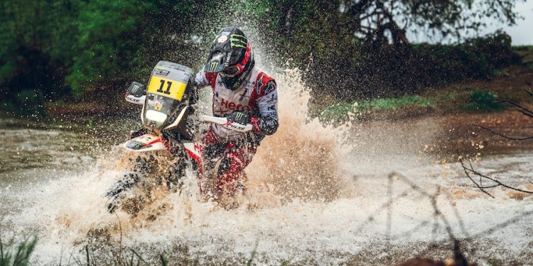 “Nacho” Cornejo completa Etapa 1 del Rally-Raid de Portugal bajo condiciones de lluvia y barro