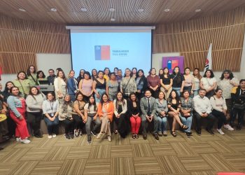 Mujeres de Tarapacá participaron en lanzamiento de la Escuela Mujer Emprende 2026