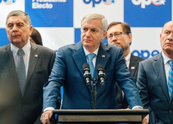 Kast pone término al proceso de traspaso: «No confiamos en la información que se nos entrega»