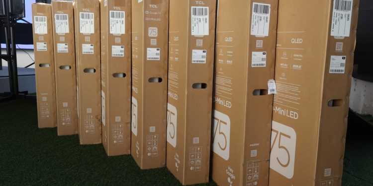 Organizaciones de adultos mayores reciben equipamiento tecnológico para fortalecer su bienestar e inclusión digital