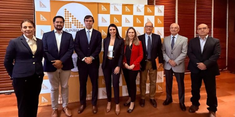 APRIMIN realizó su primer «Desayuno de Proyectos» 2026 con la presentación del Proyecto Marimaca