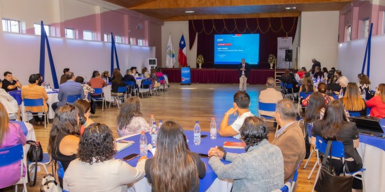 Red de directores de colegios destaca logros y desafíos de la Educación Pública