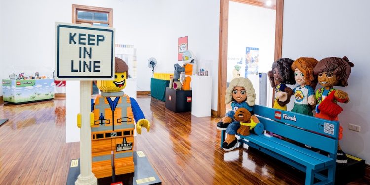 Mundo LEGO® llega a Sala de Arte Casa Collahuasi con exposición que apela a la creatividad e imaginación