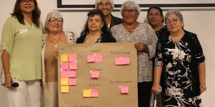 Mujeres de Tarapacá se capacitan para prevenir y enfrentar la violencia en sus comunidades