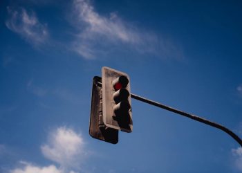 Aprueban recursos para instalar semáforos en puntos críticos de Alto Hospicio y mejorar seguridad vial