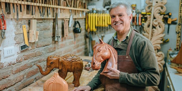 Fundación Luksic y Caja Los Andes lanzan convocatoria para emprendedores mayores de 50 años