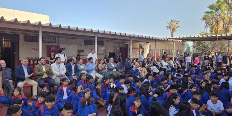 Destacan logros en matrículas, revinculación y educación en inicio del Año Escolar 2026