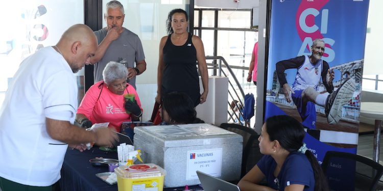 Jornada de vacunación contra la influenza en el CIAS benefició a más de 100 personas mayores