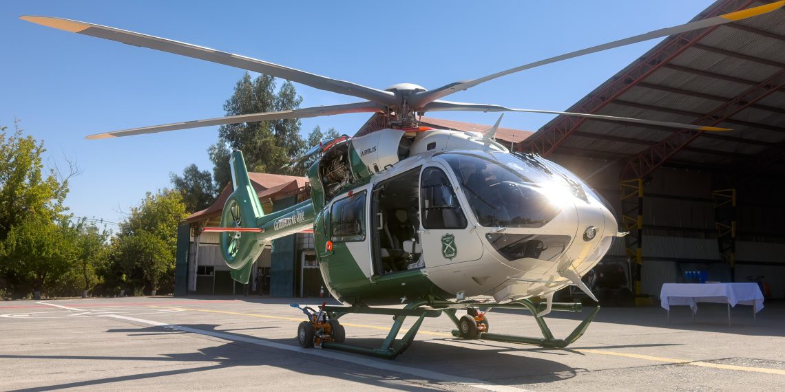 GORE Tarapacá recepciona el nuevo helicóptero de Carabineros que llega a la región