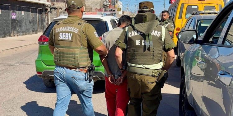 Detienen a cuatro prófugos en Iquique y Alto Hospicio