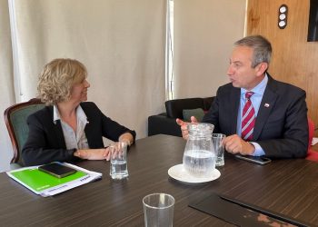 Delegada Presidencial y Comisionado dialogaron del Plan Escudo Fronterizo