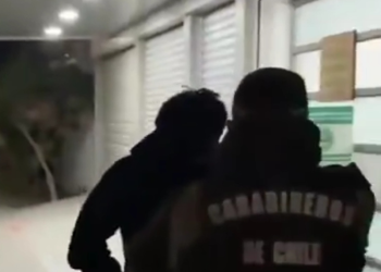 Robaron auto en Alto Hospicio y huyeron a Pozo Almonte: Detenidos un adulto y un menor de edad