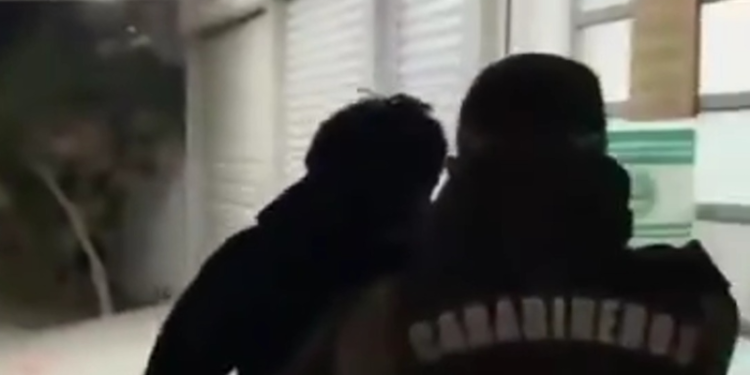 Robaron auto en Alto Hospicio y huyeron a Pozo Almonte: Detenidos un adulto y un menor de edad