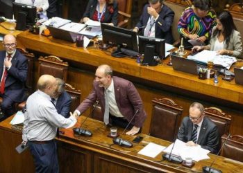 Senado aprueba proyecto que aumenta sanciones a quienes evaden en el transporte público