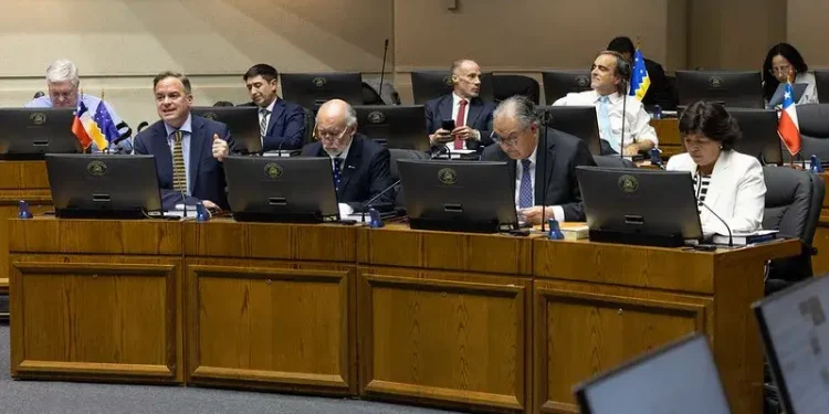 Uso de agua de mar para desalinización: Proyecto queda en condiciones de convertirse en ley