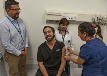 Hospital de Alto Hospicio supera el 60% de cobertura en Influenza en funcionarios